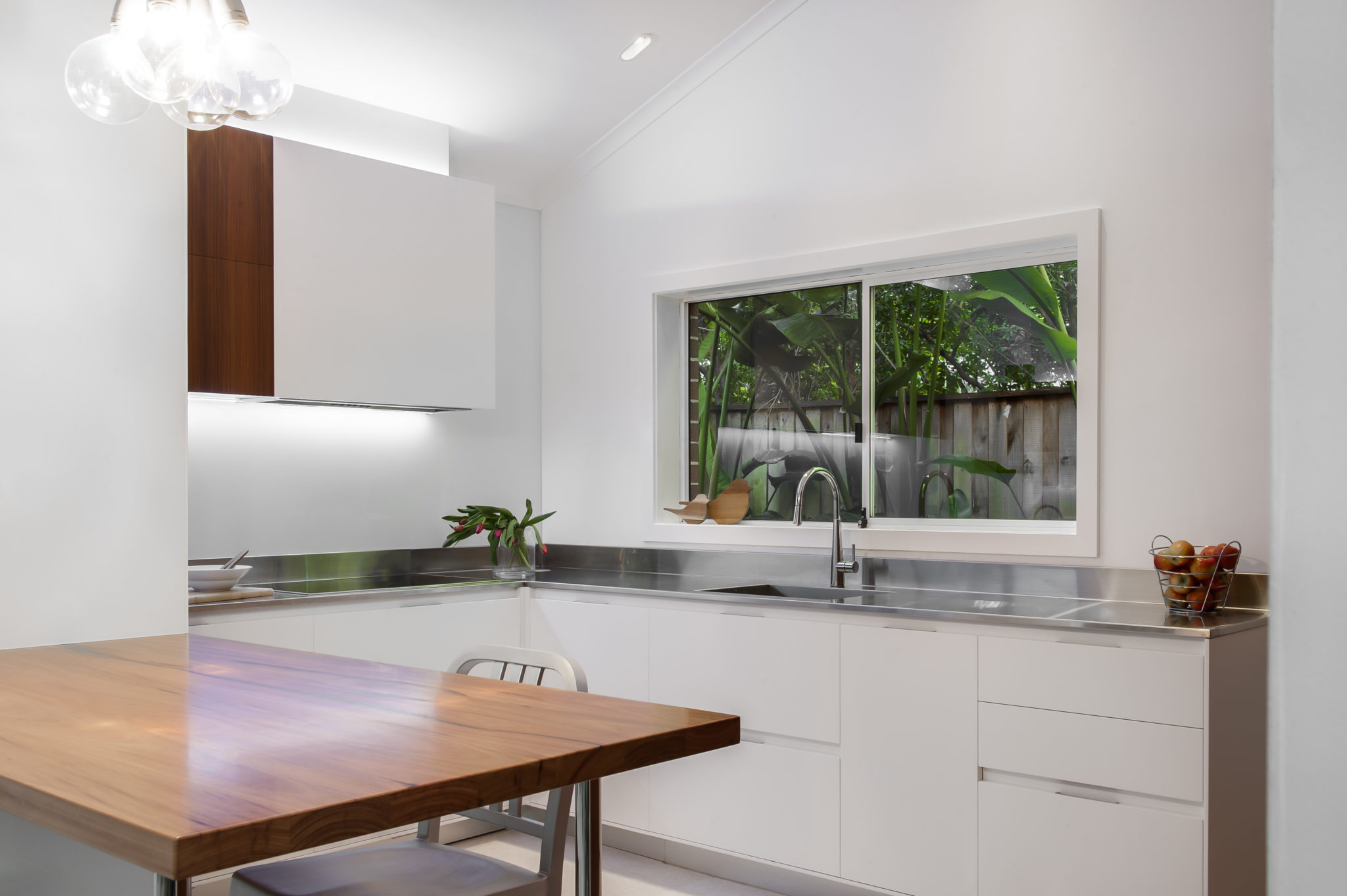 KBDI-NSW-small-kitchen-design-year-2013-darren-genner-minosa-