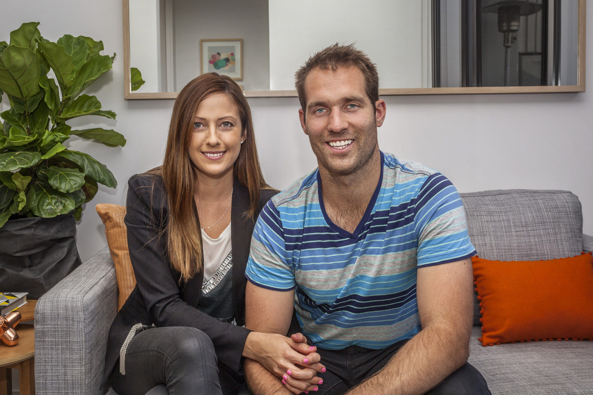 Dan and Dani in Apartment