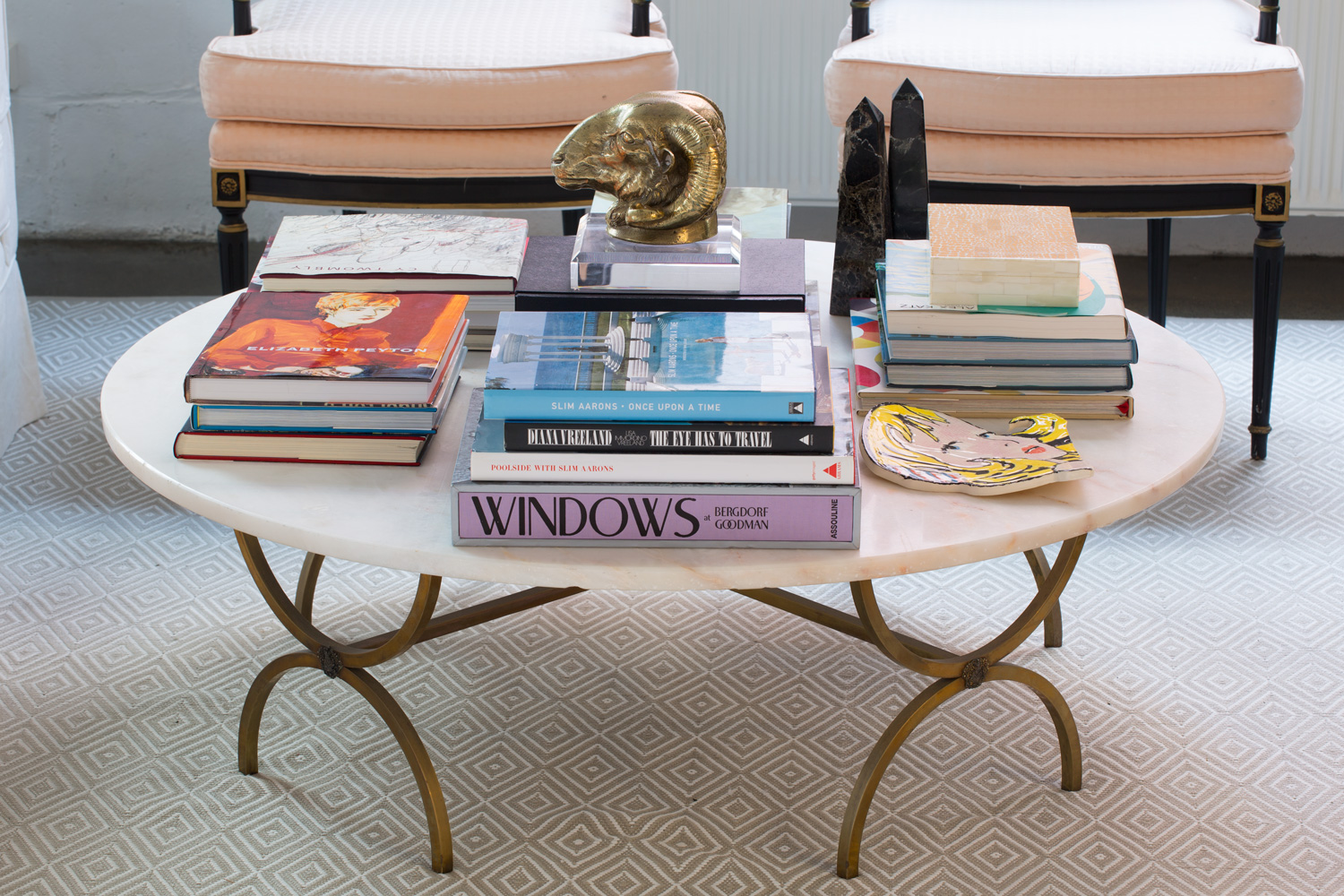 Diane-bergeron-interiors-coffee-table-side