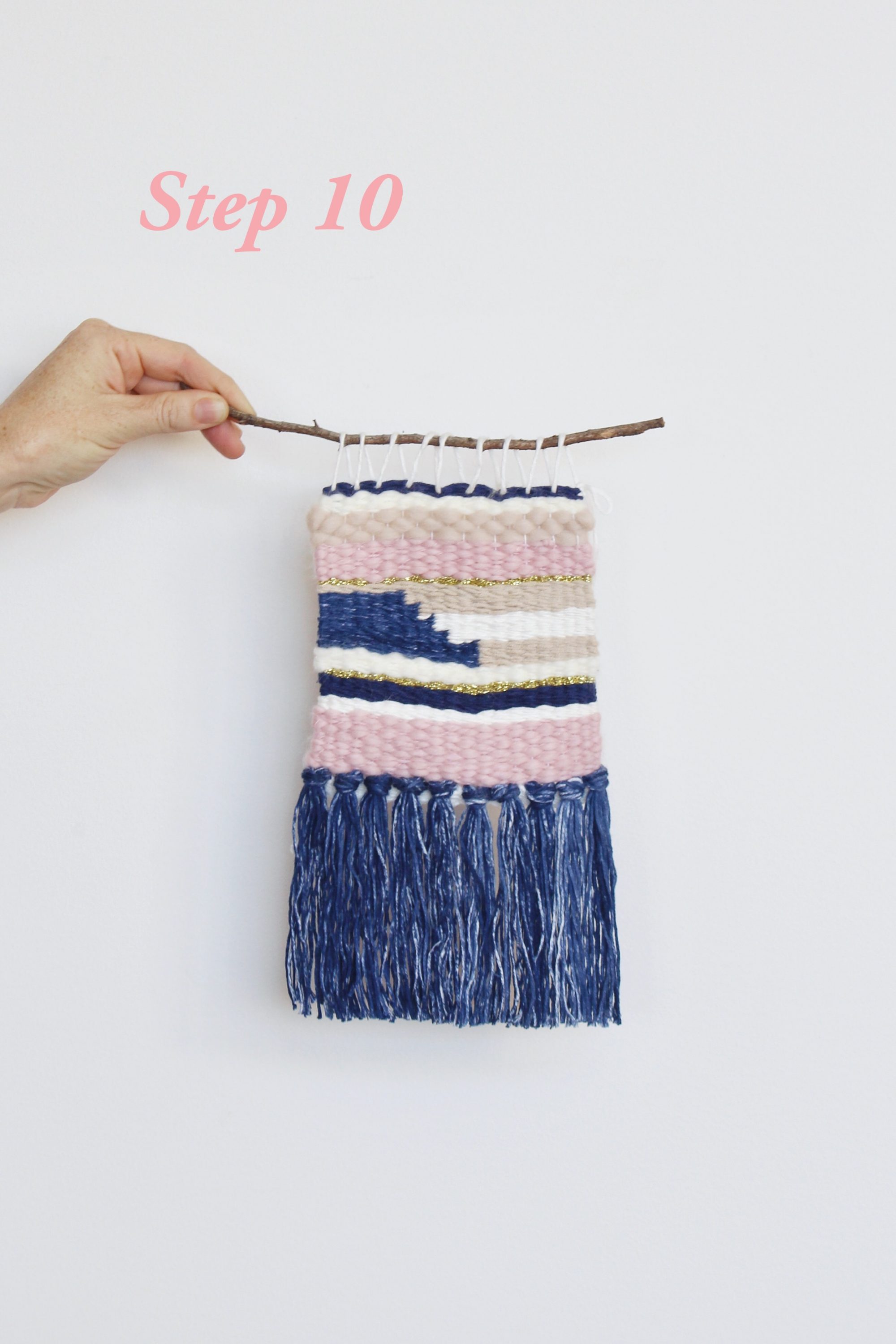 Weaving tutorial create your own wall hanging The Interiors Addict