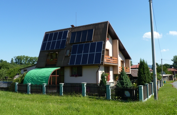 solar_panels_rooftop