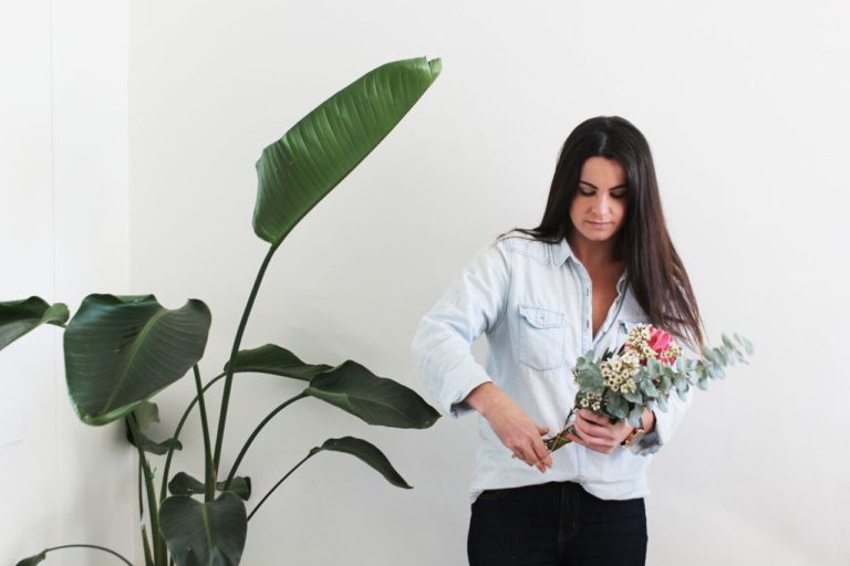 5 tips for arranging flowers at home by top Sydney florists The
