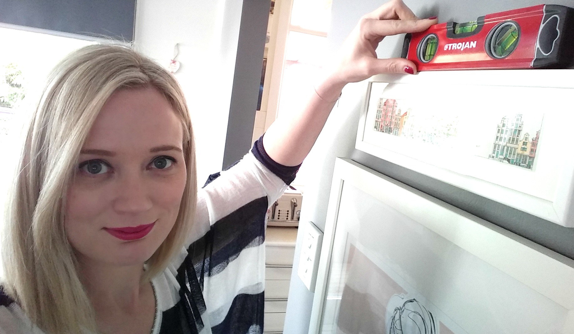 How to hang pictures like an interior designer - The Interiors Addict