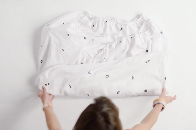 How-to-fold-a-fitted-sheet-hunting-for-george-13