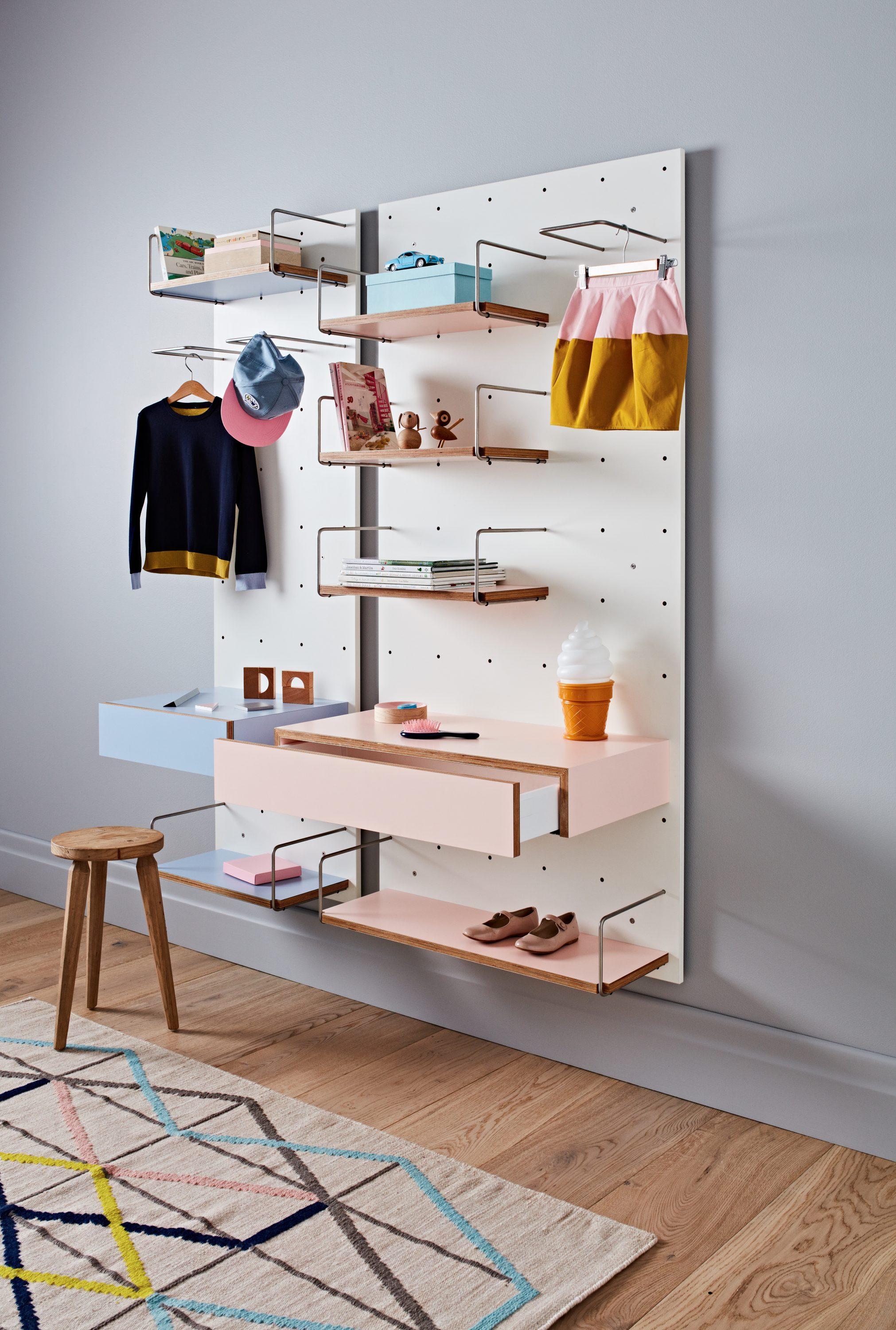Cantilever Interiors_Wanda Shelving System_Utility_Photography by Mike Baker & Styling by Heather Nette King_14