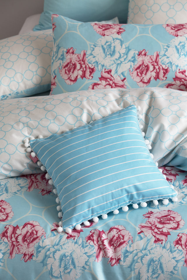 miss-bettina-boutique-bedding-pom-poms-in-blue-cushion
