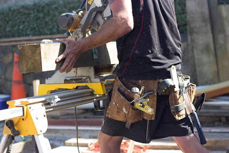 8 questions to ask before hiring a builder or tradie