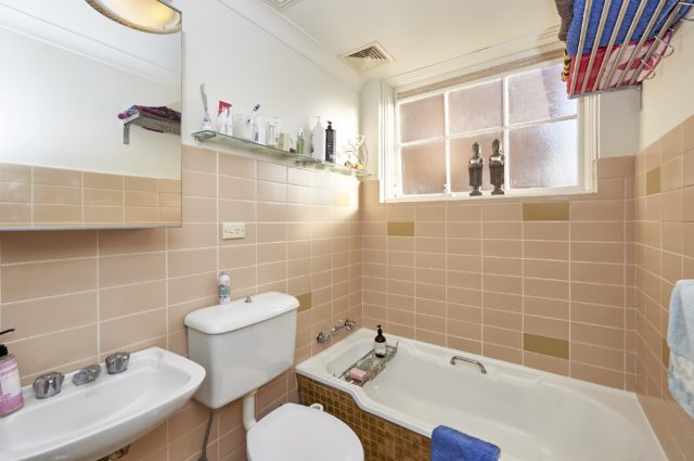 Real homes: Two bathrooms transformed for just $3000 and $8000 - The ...