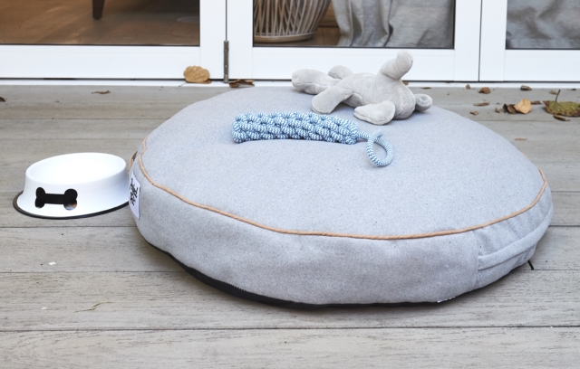 BIGW pet bed