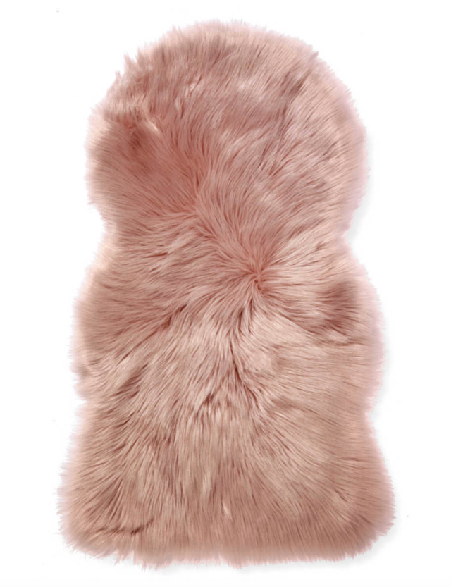 BIGW faux fur rug in pink