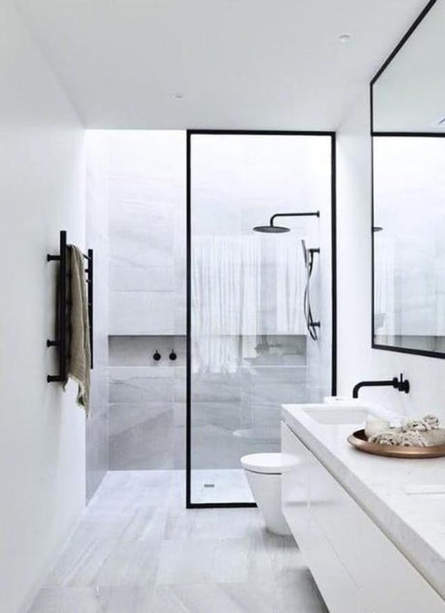 Monochrome bathroom. Image source: Pinterest/Marisa Robinson Beauty