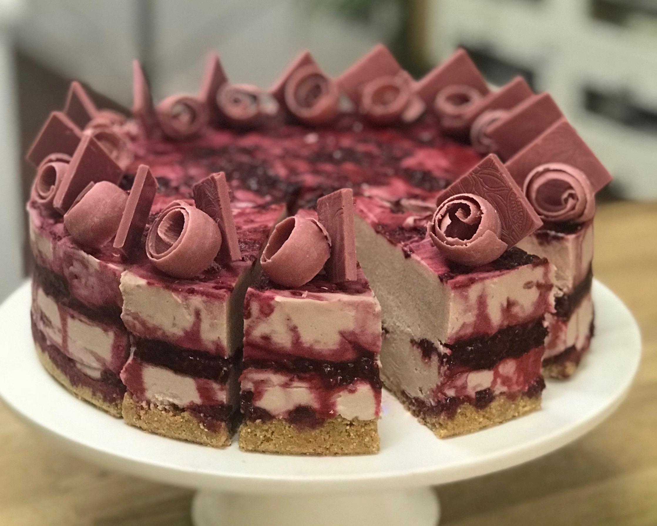 Foodie Friday: Ruby chocolate and raspberry cheesecake - The Interiors Addi...
