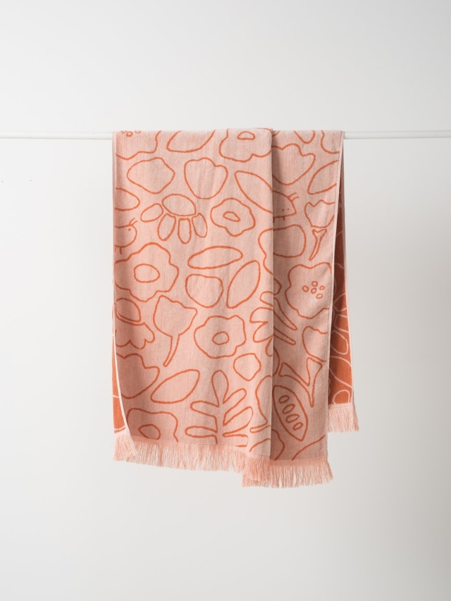 Daisy velour towel