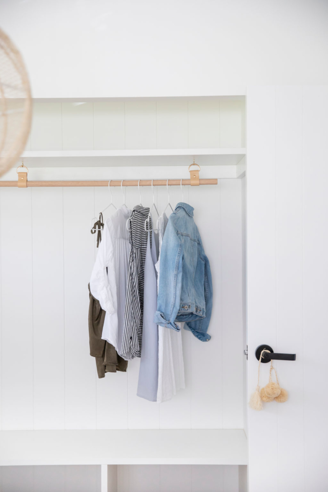 H and G laundry hanging rail