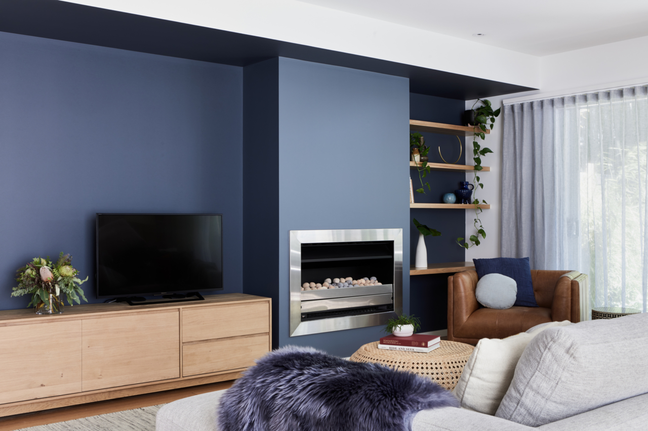 Real home: Melbourne townhouse features layers of navy - The Interiors ...