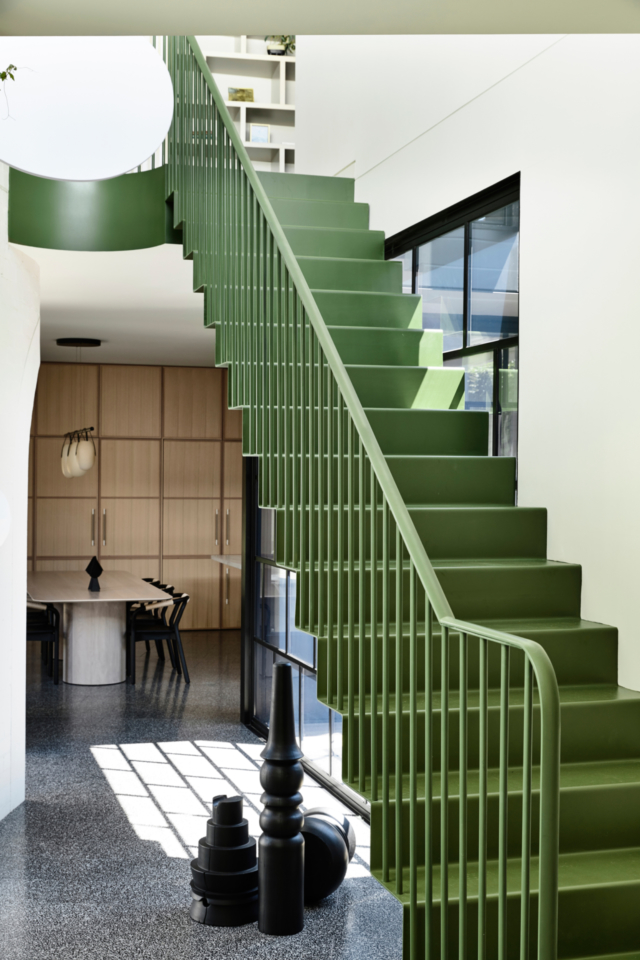 I love this statement green staircase by Kennedy Nolan in its Caroline House project. Photographer: Derek Swalwell