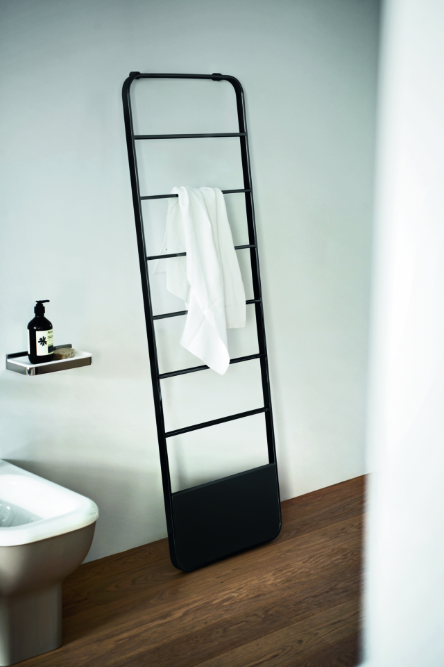 The collection includes this gorgeous towel rail