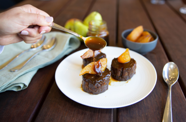 Sticky pear pudding