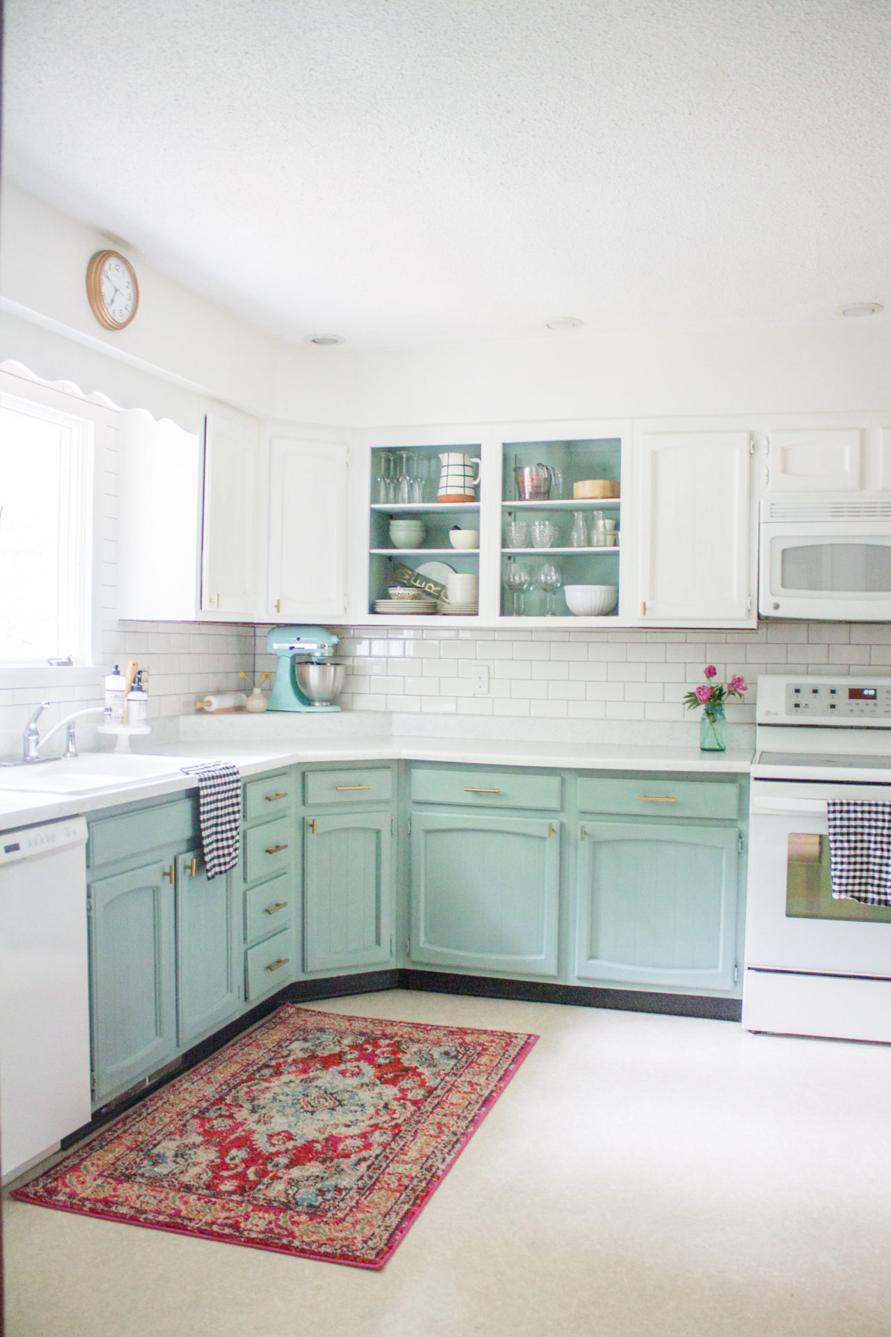 Chalk paint kitchen cabinets: 2 amazing before & afters and how-to