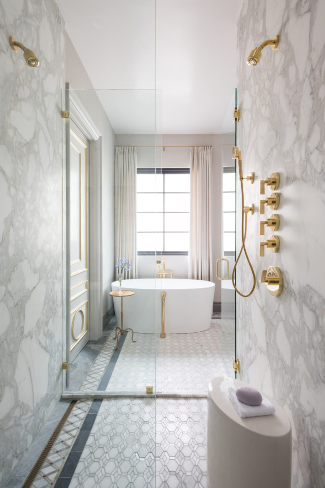 Gold bathroom accents: there's many ways to use them! - The Interiors ...