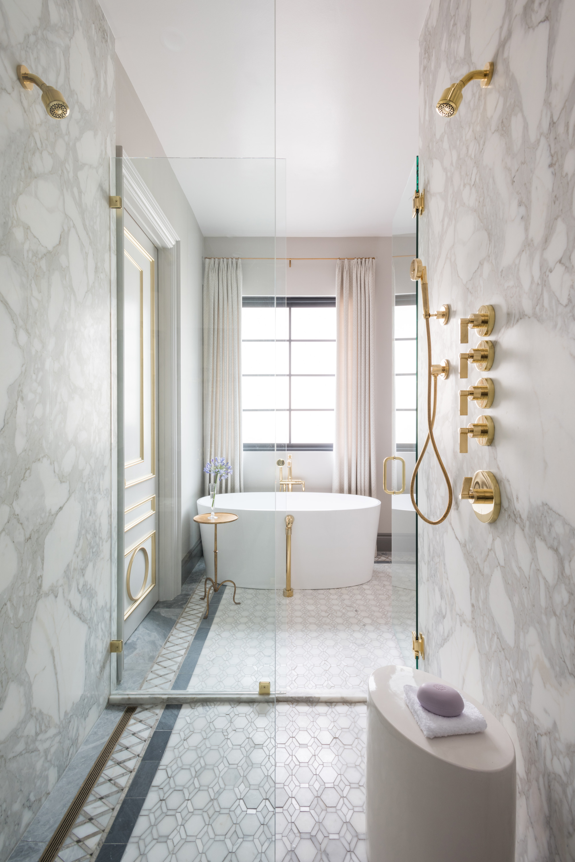 Gold Marble And Crystal: Materials That Define Luxury Design