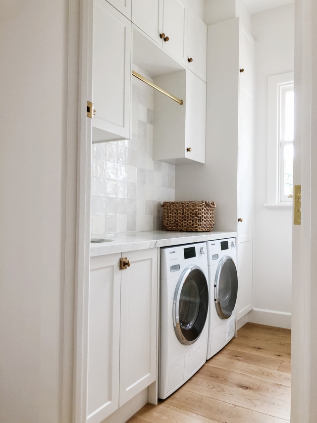 The nearby laundry doubles as a butler’s pantry when the family entertains