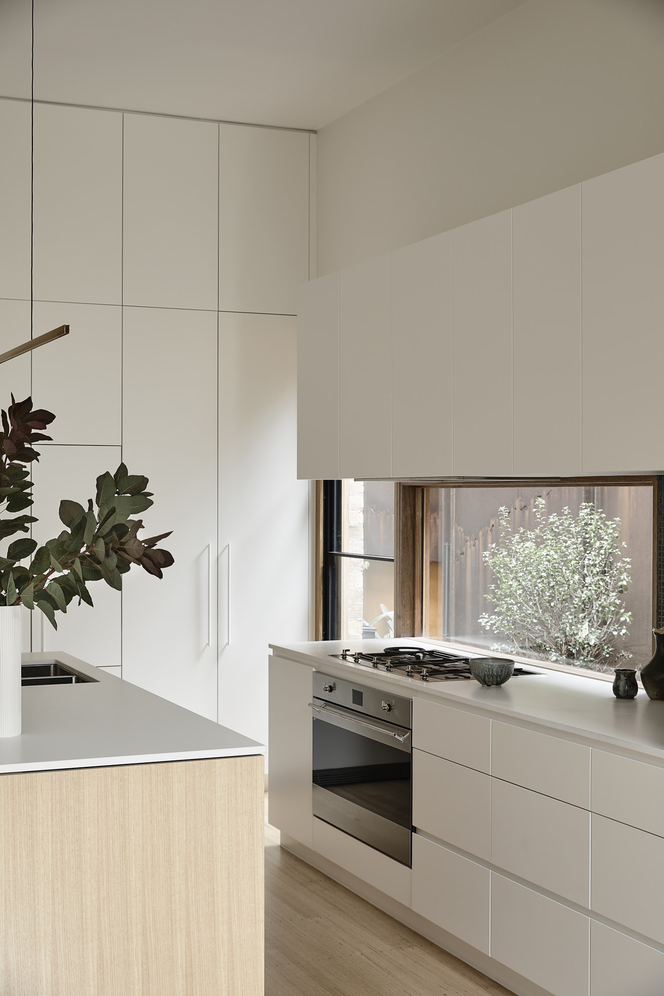 Melbourne terrace renovation shows monochrome need not be boring - The ...