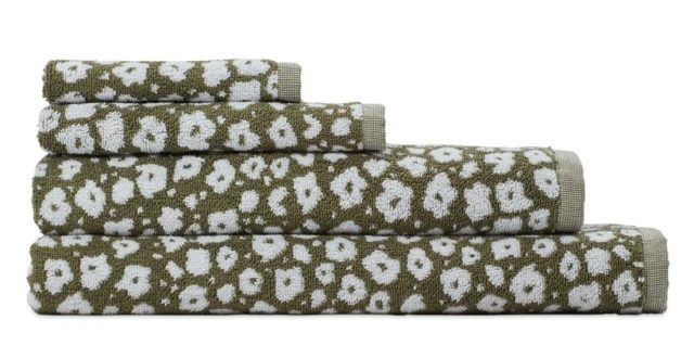 Green patterned towels hot sale