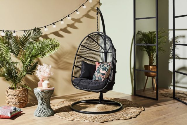 Cove hanging chair