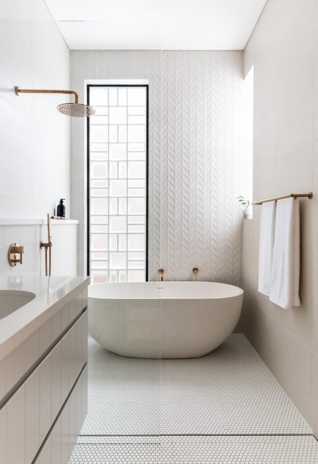 Leichhardt contemporary bathroom by Renotech Building