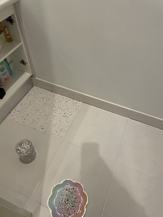 Dulux Decor and Furniture Paint chips gave the floor a terrazzo look