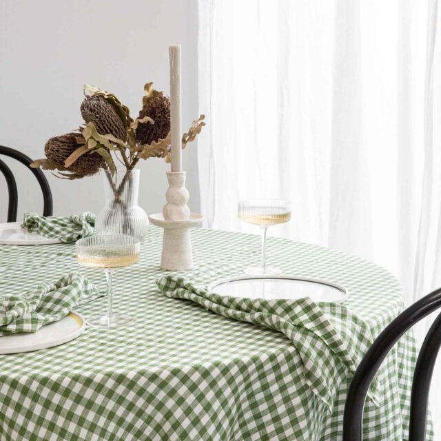 Gingham deals table cloths