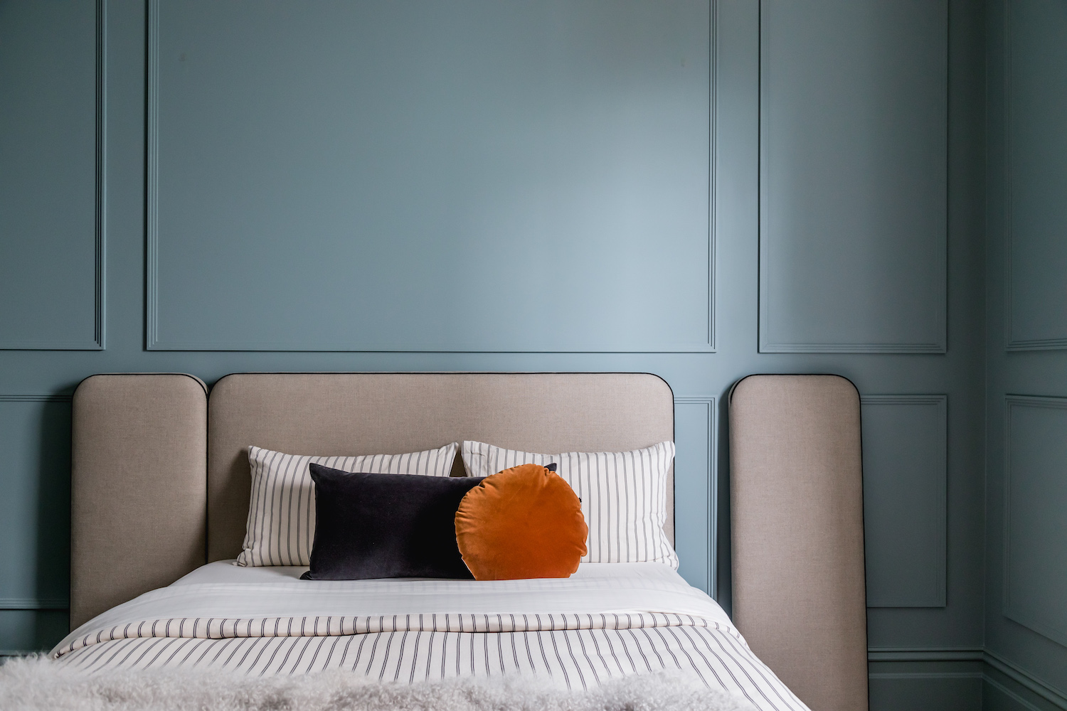 New modular bedhead design is adaptable and stylish - The Interiors Addict